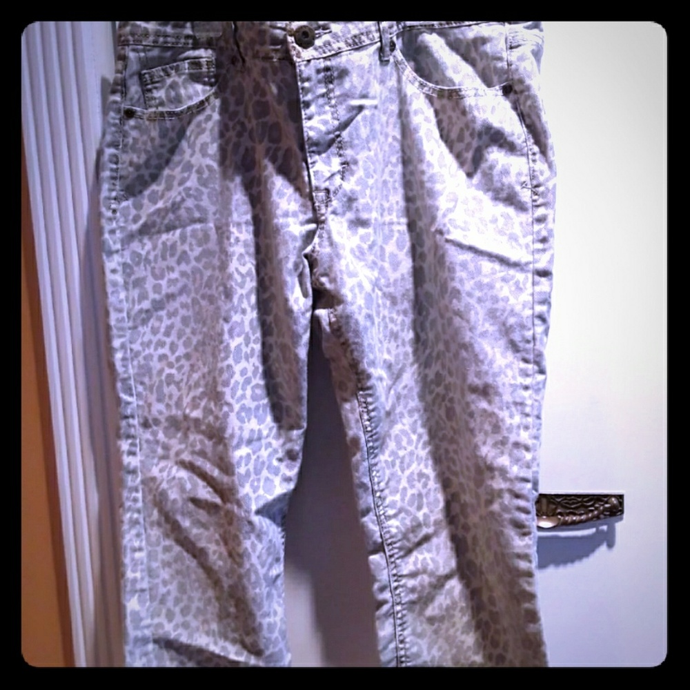 Women's JORDACHE Skinny capris